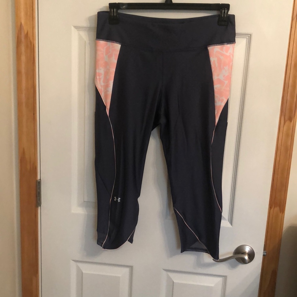 XL Under Armour blue cropped leggings with side pockets